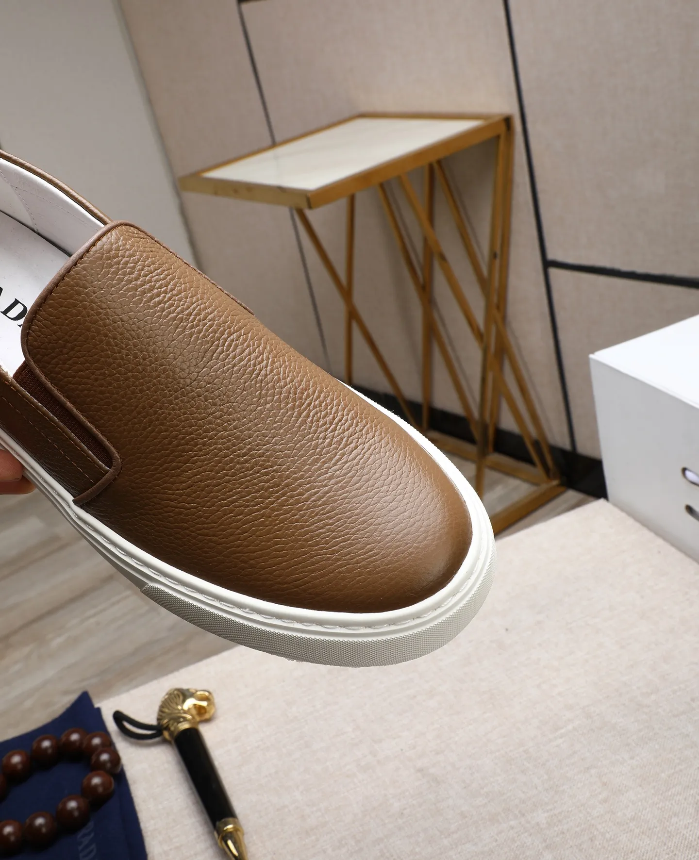 Men's men's shoes💰440🌹🌹[PRADA—Prada] latest model🙈original replica! 👟👟👟Available here. The workmanship is top-notch. The upper is made of Italian 🇮🇹Imported calfskin. ❗️Breathable genuine leather lining @Suitable for travel. The original version has an enlarged engraved sole, making it suitable for all kinds of travels, showing low-key luxury. Let quality speak for itself. Color: Size: 38-44